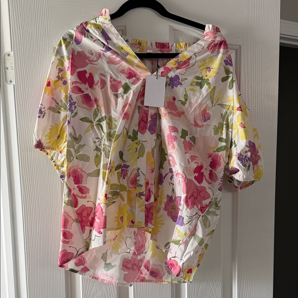 NWT Floral Women's Top - Multicolor